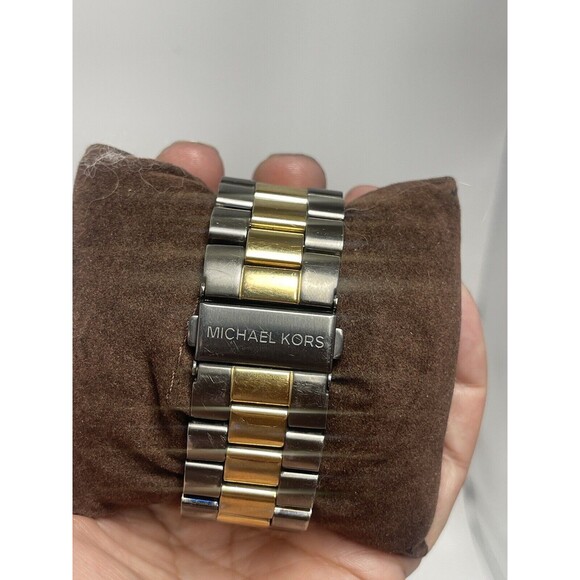 Michael Kors MK 8160 Runway Watch Unisex Working Battery - Picture 9 of 13